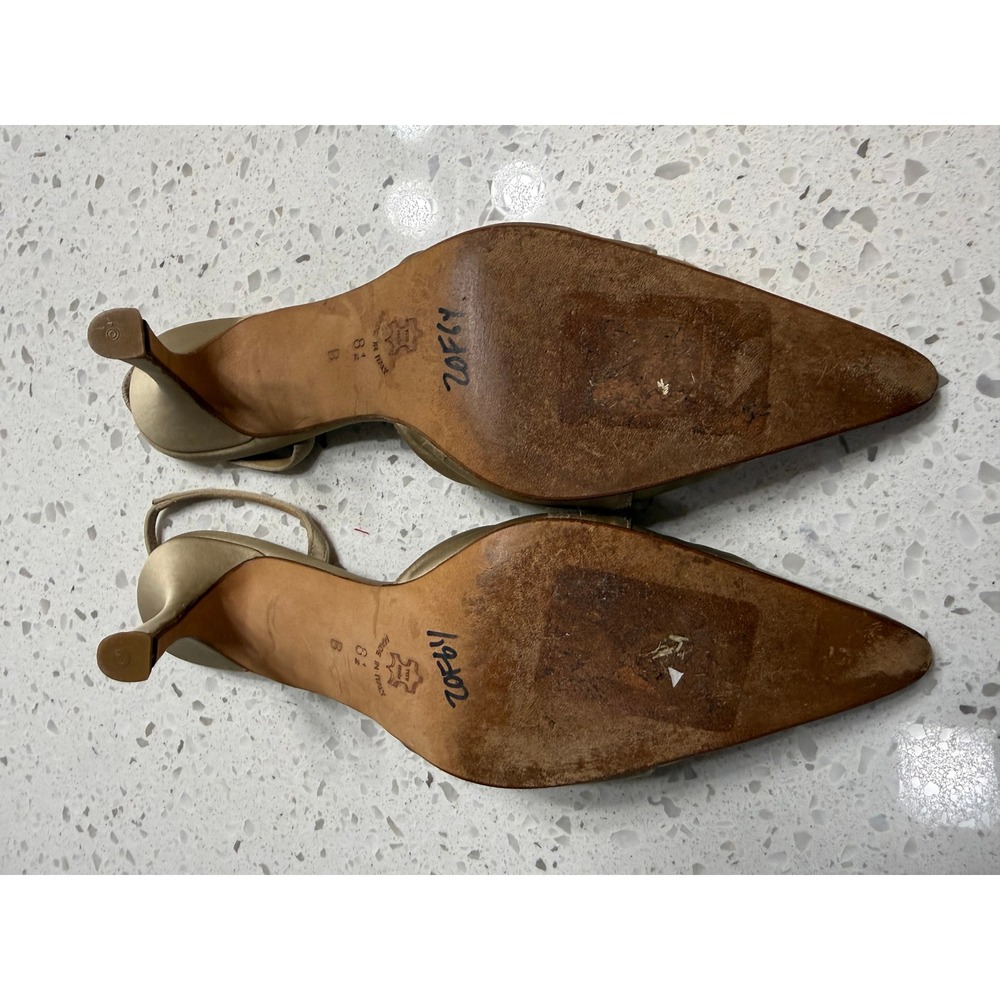 Isaac Mizrahi Slingback Heels Womens 8.5 B Gold Satin Pointed Toe Italy EUC LUX - Picture 5 of 6
